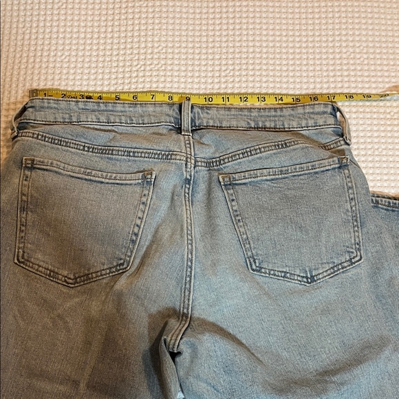 Old Navy High-Rise OG Loose Light Wash Denim Jeans - Picture 6 of 7